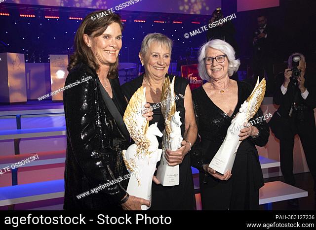 left to right Ulrike NASSE-MEYFARTH, Renate STECHER, Heide ECKER-ROSENDAHL, receive the Pegasos Prize, ,Legends of Sports