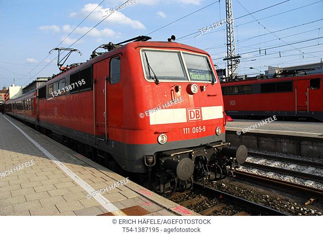 Electric locomotive class 111 in Munich station in a regional express train