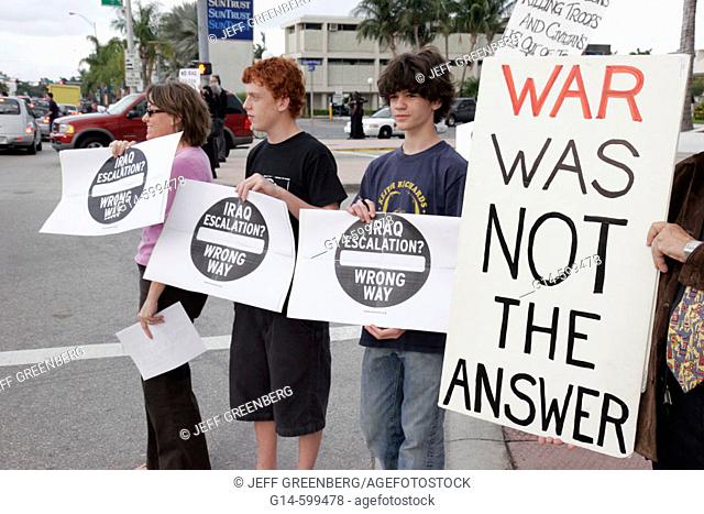 Stop Iraq Escalation, protest anti-war.  Alton Road. Miami Beach. Florida. USA