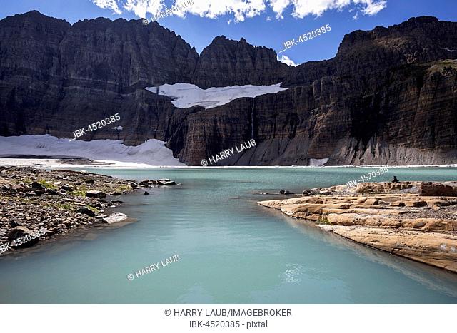The Garden Wall in front of Upper Grinnell Lake and Grinnell Glacier, Many Glacier area, Glacier National Park, Rocky Mountains, Montana, USA