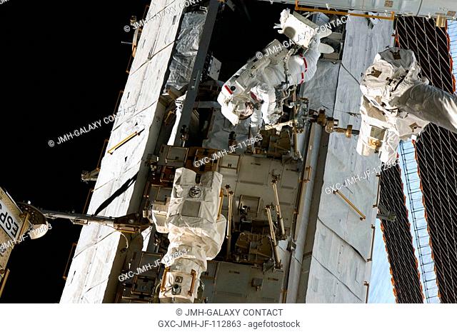 Astronaut Shane Kimbrough, STS-126 mission specialist, participates in the mission's second scheduled session of extravehicular activity (EVA) as construction...