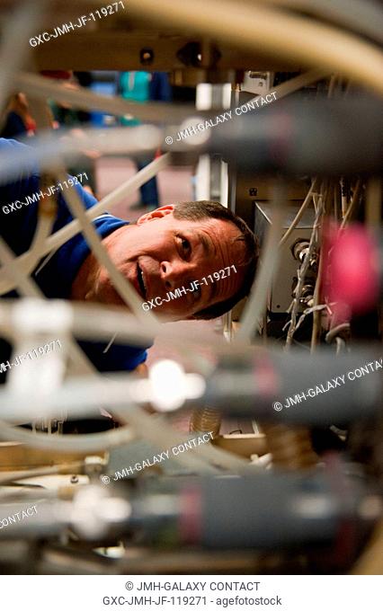 NASA astronaut Kevin Ford, Expedition 33 flight engineer and Expedition 34 commander, participates in a routine operations training session in the Space Vehicle...