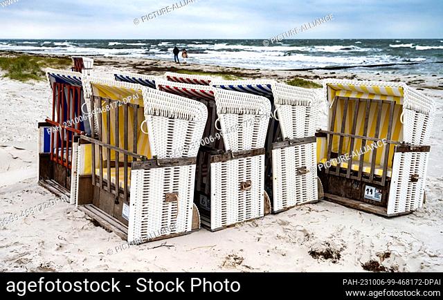 06 October 2023, Mecklenburg-Western Pomerania, Vitte: Waves crash on the beach in stormy weather off the island of Hiddensee