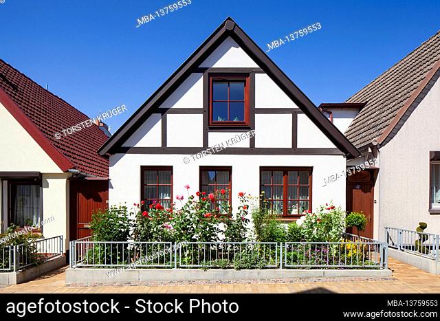 Rostock-Warnemuende, historic fishermen's houses in Alexandrinenstrasse