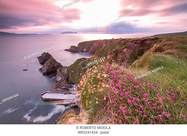 Sunset on Dunquin pier (Dun Chaoin), Dingle Peninsula, County Kerry, Munster province, Republic of Ireland, Europe
