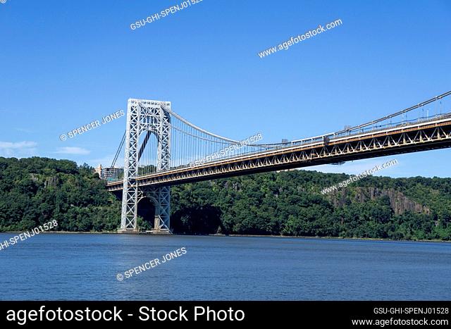 George Washington Bridge, Hudson River, view from New York City, New York to Fort Lee, New Jersey, USA