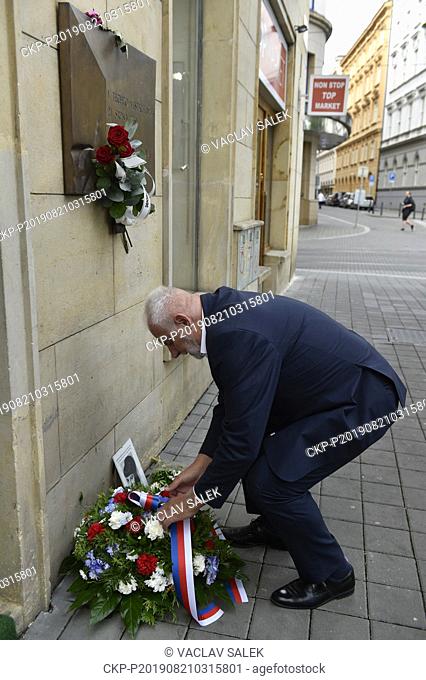 South Moravia Region Governor Bohumil Simek lays a wreath to commemorative plaque for Danuse Muzikarova (corner of Moravske namesti square and Rasinova street)