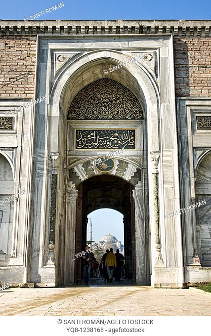 topkapi palace, imperial gate, Istanbul, Turkey