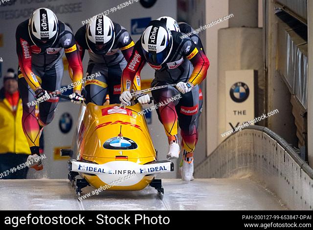 26 January 2020, Bavaria, Schönau Am Königssee: Four-man bobsleigh, men, artificially-iced track at Königssee, Francesco Friedrich, Candy Bauer