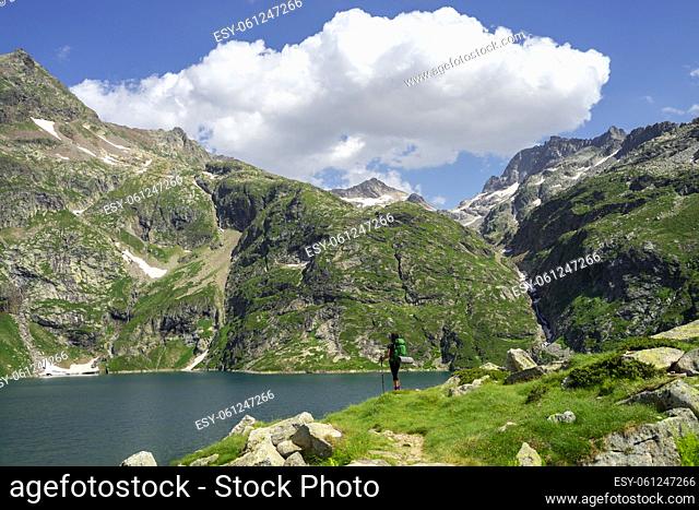 lago de Caillouas, Gourgs Blancs, cordillera de los Pirineos, France