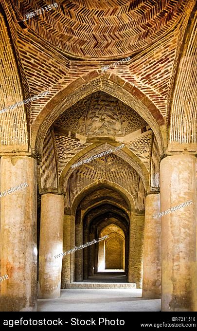 North Ivan Pillared Hall, Friday Mosque, Masjid-e Jomeh, Isfahan, Isfahan, Iran, Asia