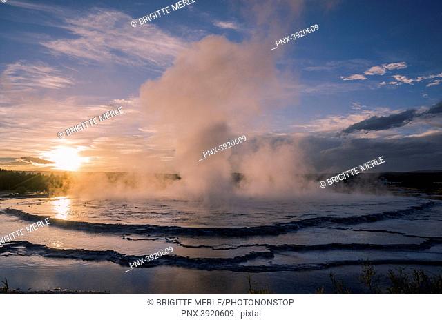 USA, Wyoming, Yellowstone National Park, Lower Geyser Basin, Firehole Lake Drive, Great Fountain Geyser