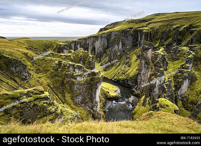 Fjaðrárgljúfur Canyon, Fjadrargljufur, deep gorge, near Kirkjubæjarklaustur, South Iceland, Iceland, Europe