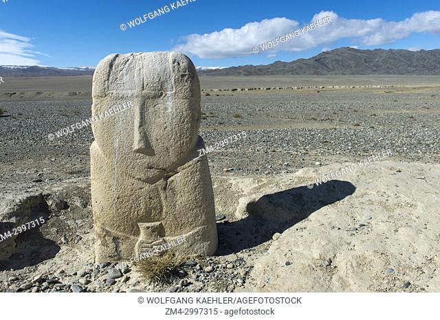 A 7th century Turkik monument standing in the barren landscape of the Sagsai Valley in the Altai Mountains near the city of Ulgii (Ölgii) in the Bayan-Ulgii...