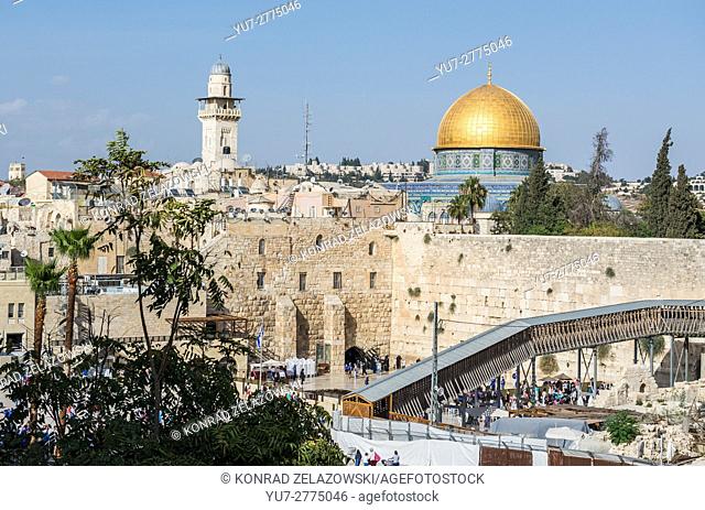 Dome of the Rock shrine on the Temple Mount and Western Wall (also called Kotel or Wailing Wall), Old Town of Jerusalem, Israel
