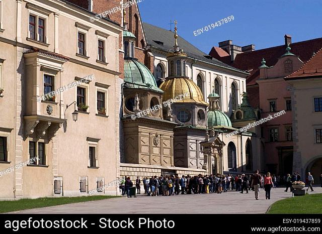 Wawel and tourists
