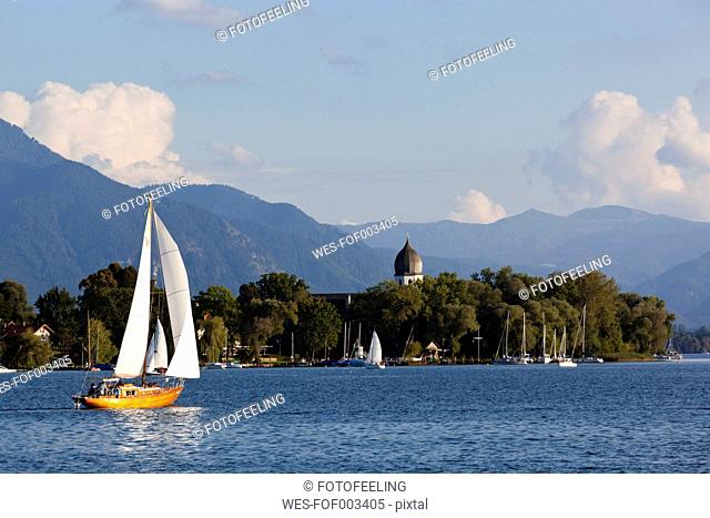 Germany, Bavaria, Chiemgau Alps, Chiemsee, View of sailing ships on lake