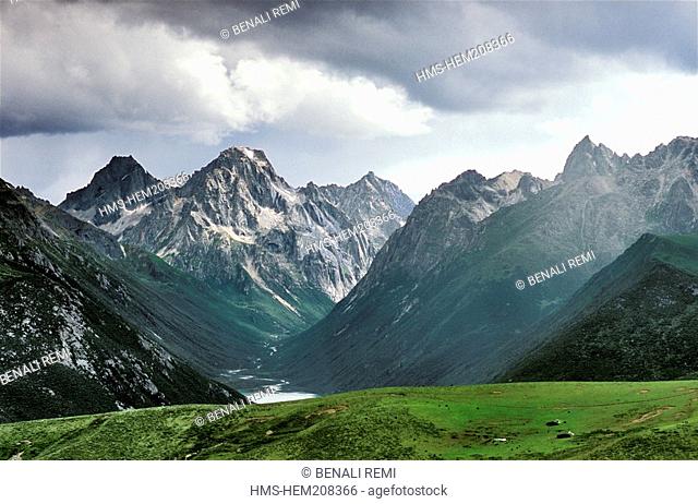 China, Sichuan province, Chola Shan Mountain Range, the tallest peak of this range reaches 6018 m