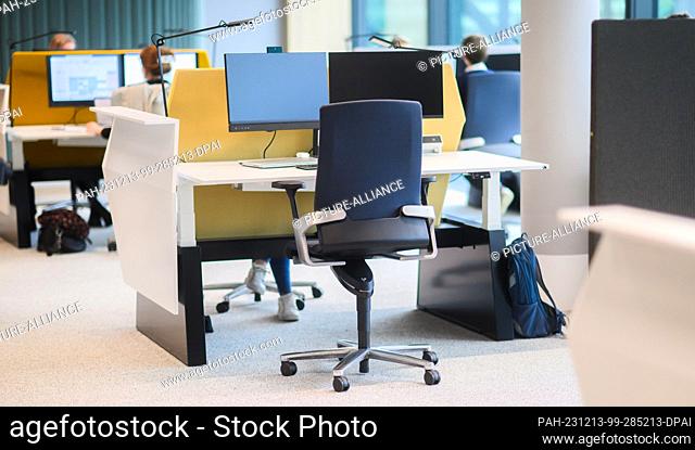 13 December 2023, Lower Saxony, Hanover: A desk stands in Continental's new corporate headquarters. After several years of construction