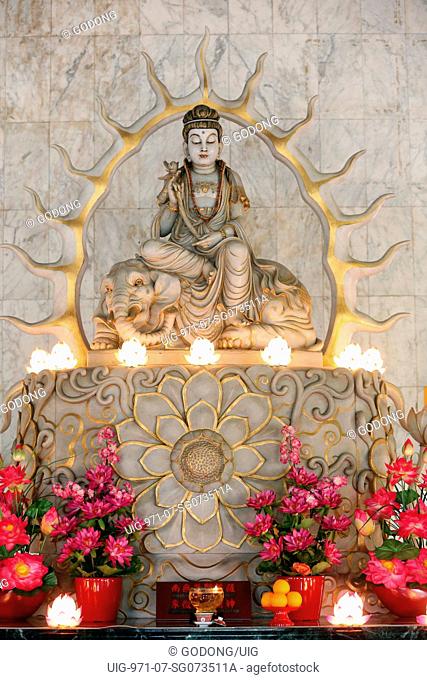 Kong Meng San Phor Kark See Monastery. Hall of great compassion