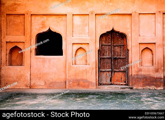 Door and window at Orchha Fort Raja Mahal in India