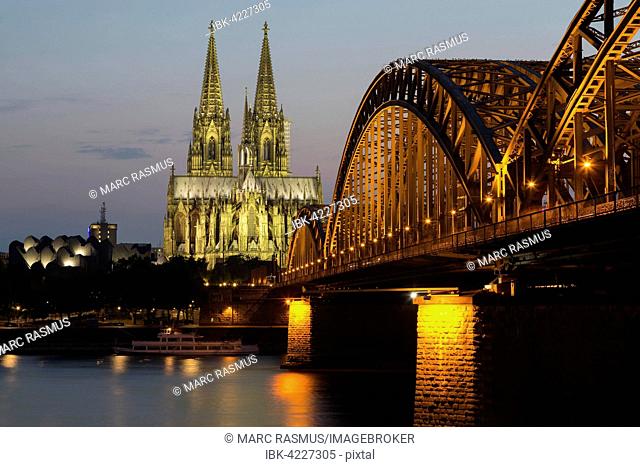 Cologne Cadral at dusk, Philharmonie, Hohenzollern Bridge, Rhine, Cologne, North Rhine-Westphalia, Germany