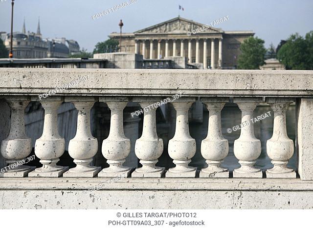 tourism, France, paris 7th arrondissement, palais bourbon, assemblee nationale seen from place de la concorde, balustrade Photo Gilles Targat