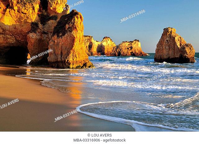 Portugal, Algarve, rock beach Prainha near Alvor