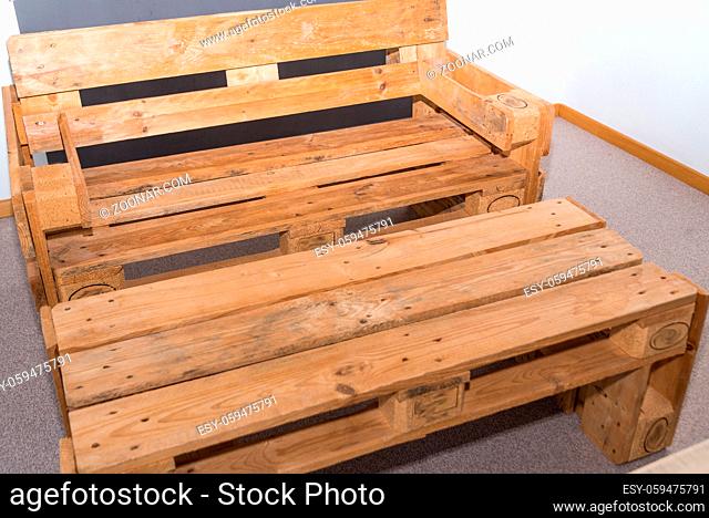 originelle Möbel aus Holzpaletten - Nachhaltigkeit und Upcycling