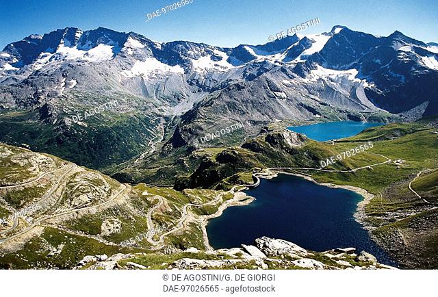 Agnel and Serru' Lakes, between Ceresole Reale and Nivolet hill, Gran Paradiso National Park, Piedmont, Italy