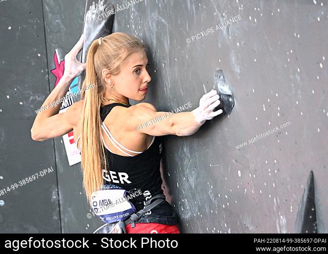 14 August 2022, Bavaria, Munich: European Championships, European Championship, sport climbing, finals, bouldering, women, at Königsplatz