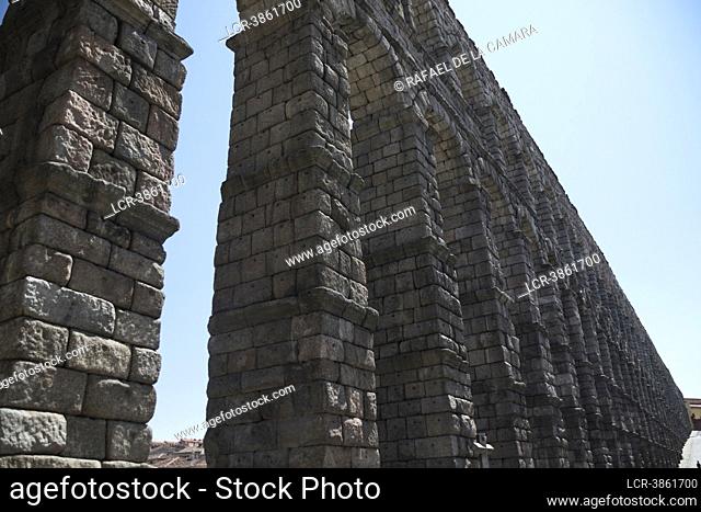 ROMAN AQUEDUCT OF SEGOVIA BUILT IN THE SECOND CENTURY OF OUR AGE, FROM THE YEARS 112 AND 116, WITH 167 ARCHES AND ALMOST 30 METERS HIGH