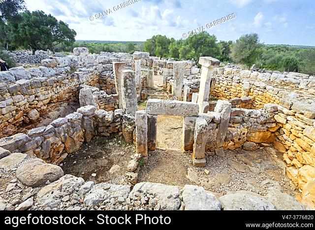 Torre d'en Galmés is the most important prehistoric town in the Balearic Islands. It is estimated that during its maximum splendor (between 1300 BC and the...