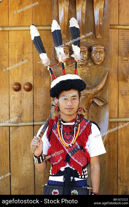 Naga tribesman in traditional dress, Kisima Nagaland Hornbill Festival, Kohima, Nagaland, India, Asia