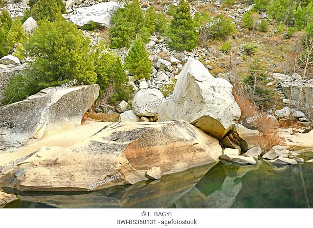 rocks at lake shore, USA, California, Yosemite National Park