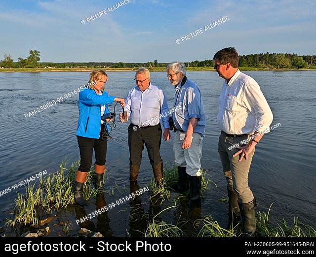 05 June 2023, Brandenburg, Criewen: Steffi Lemke (l-r, Greens), Federal Environment Minister, Till Backhaus (SPD), Environment Minister of Mecklenburg-Western...