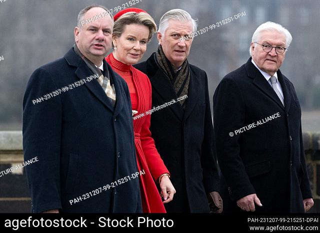 07 December 2023, Saxony, Dresden: Dirk Hilbert (FDP, l-r), Lord Mayor of Dresden, Queen Mathilde and King Philippe of Belgium