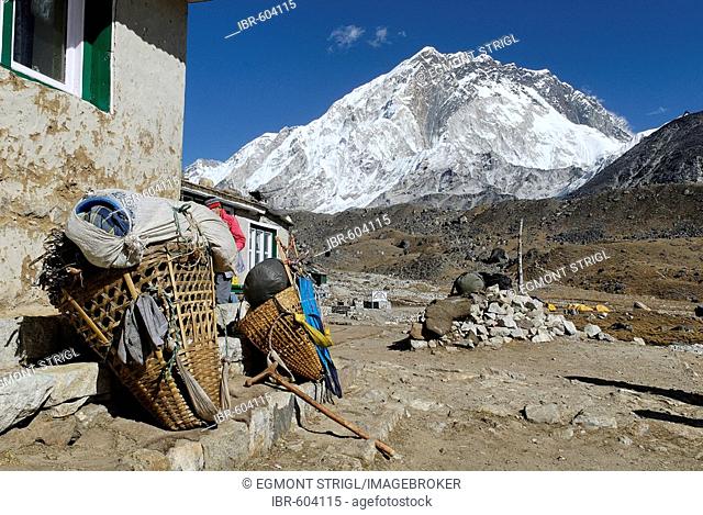 Sherpa village Lobuche with Nuptse (7861), Sagarmatha National Park, Khumbu Himal, Nepal