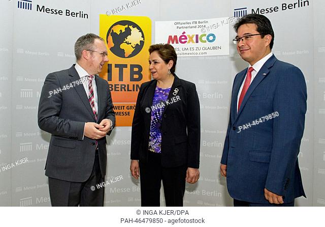 The director of the Mexican tourist office, Vicente Salas Hesselbach (R-L), Mexican ambassador Patricia Espinosa Cantellano and ITB head David Ruetz pose during...