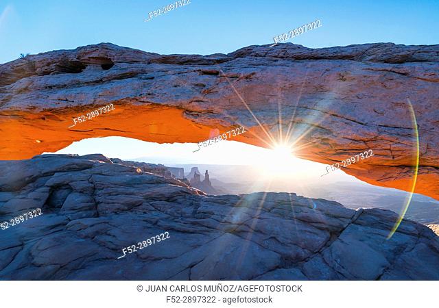 Sunrise in Mesa Arch, Canyonlands National Park, Utah, USA
