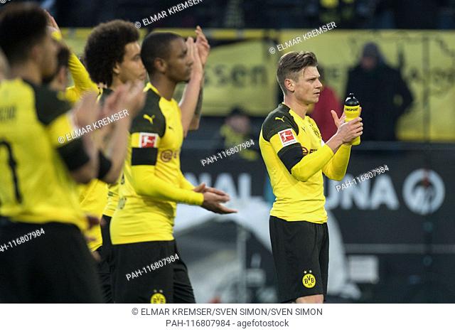 Lukasz PISZCZEK (right, left) and the Dortmund players are disappointed after the end of the game, disappointed, disappointed, disappointed, sad, frustrated
