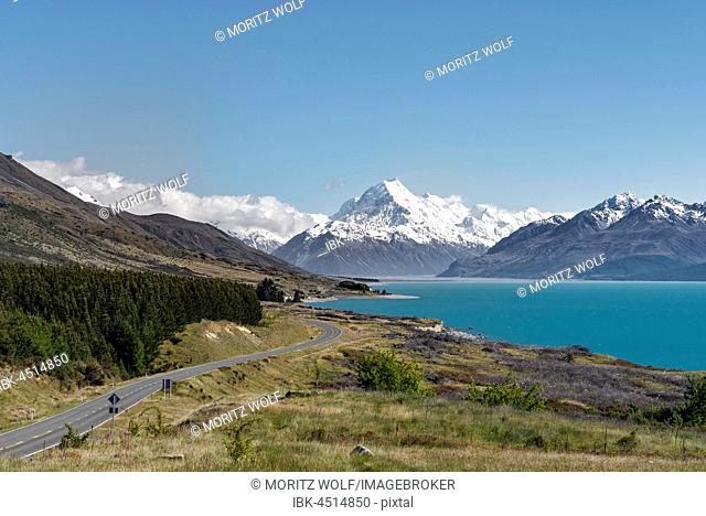 Road to Mount Cook, Lake Pukaki, Mount Cook National Park, Southern Alps, Canterbury Region, Southland, New Zealand