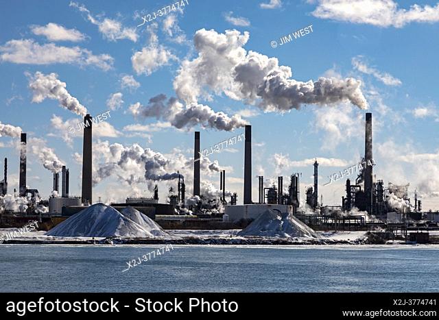 Sarnia, Ontario, Canada - Imperial Oil's refinery and chemical plant on the St. Clair River. ExxonMobil is the majority owner of Imperial Oil