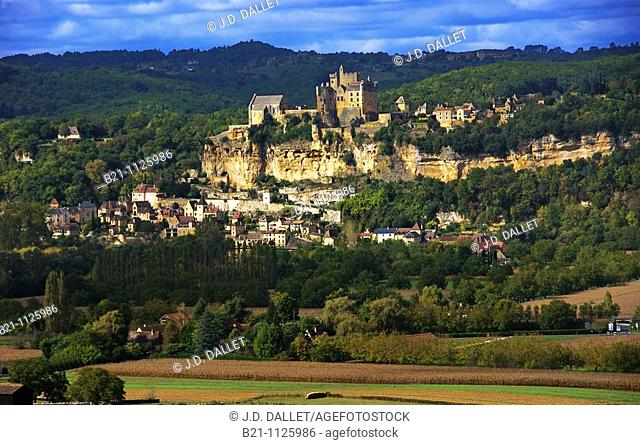 Medieval village of Beynac in the Dordogne valley, Dordogne, Aquitaine, France