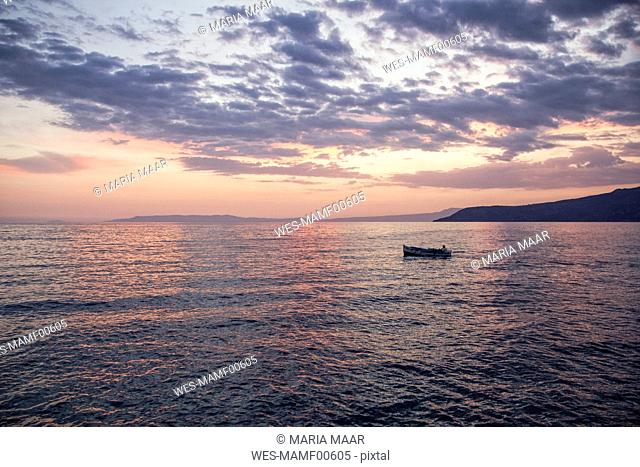 Greece, Messenia, Mani, Lefktro, sunset over the sea