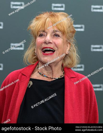 30 September 2021, Hamburg: Actress Hannelore Hoger is coming to the 29th Hamburg Film Festival, which will open with a screening of the film ""Große Freiheit""