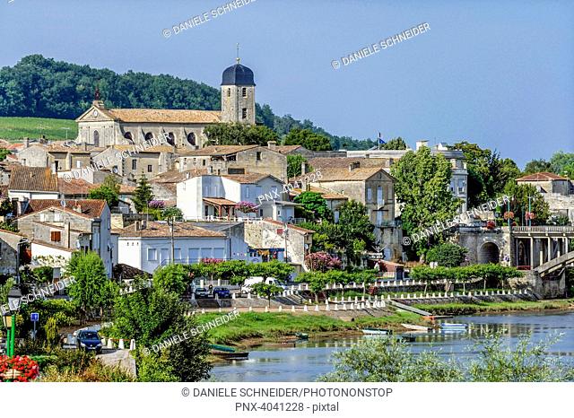 France, Gironde, Saint-Emilion region, Castillon-la-Bataille, church of Saint Symphorien (18th century) by the Dordogne (river)
