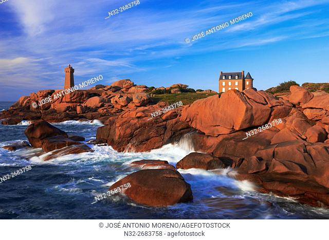 Ploumanach, Ploumanac'h, Mean Ruz Lighthouse, Phare de Mean Ruz, Sunset, Pink granite coast, Cote de Granit Rose, Cotes d'Armor, Côtes-d'Armor