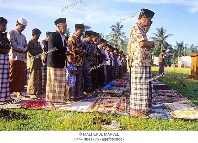 Indonesia, Madura island, Pakong, community prayers, Idul Fitri, celebrating end, Ramadan, Asia, religion, Islam, pray