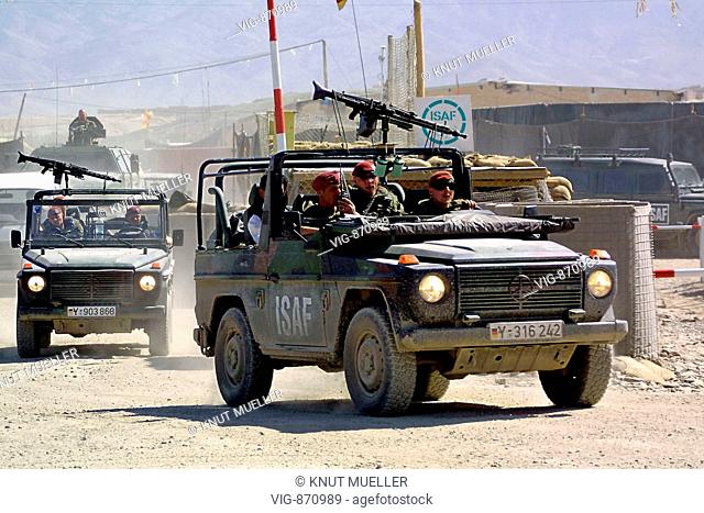 Bundeswehr-Patrouille verlaesst das multinationale ISAF-Camp in Kabul Achtung! Veröffentlichungsfreigabe nur für journalistischen Gebrauch! NO MODELRELEASE FOR...
